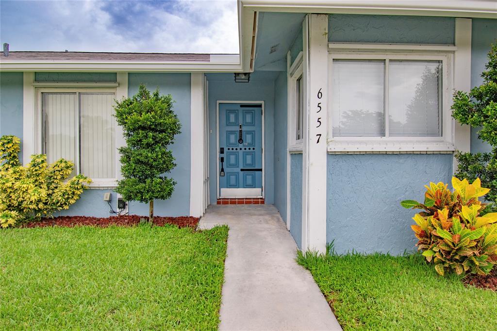 Delray Beach Condo: 6557 Country Wood Way