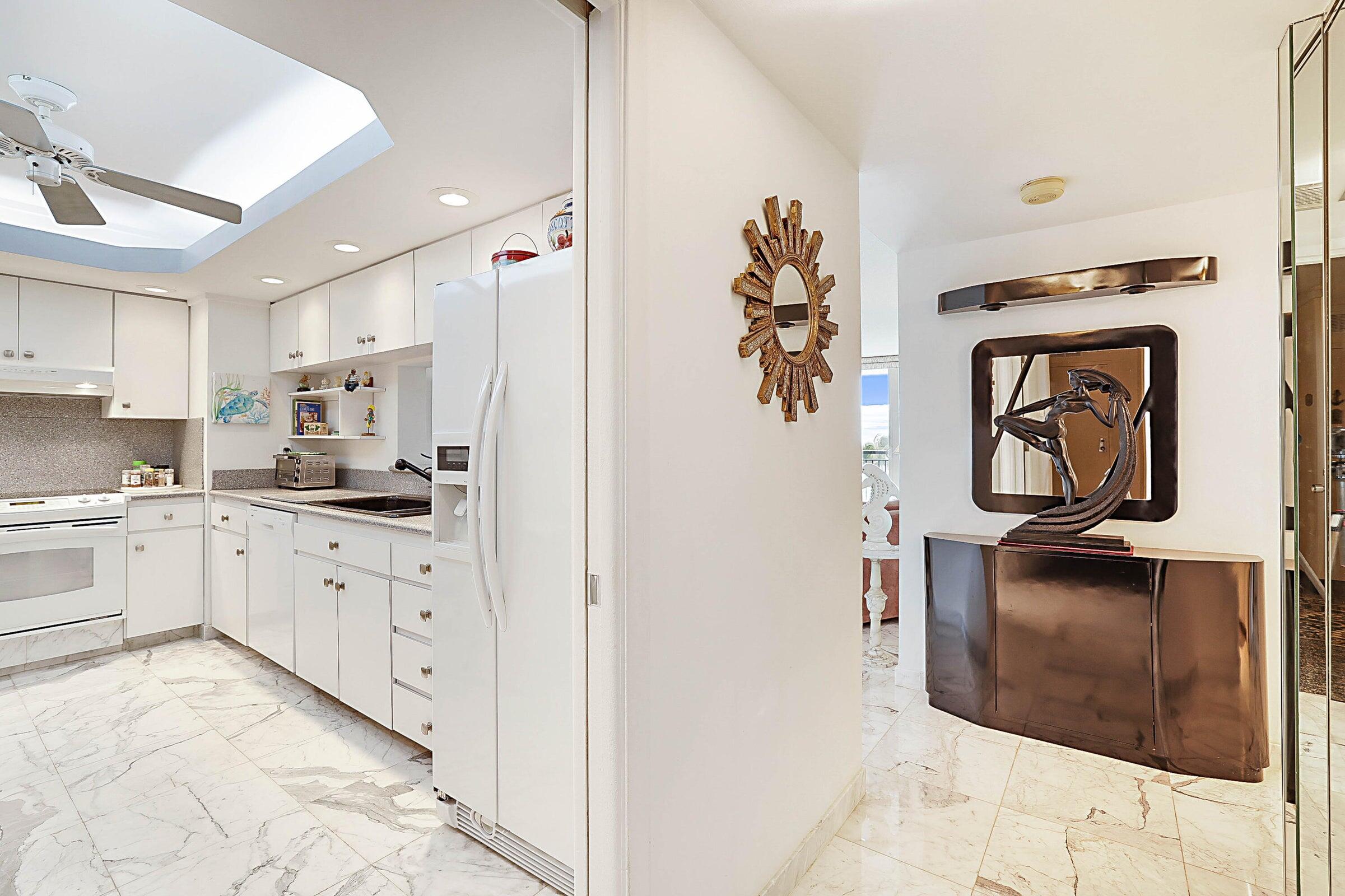 Hillsboro Beach Condo: 1149 Hillsboro Mile