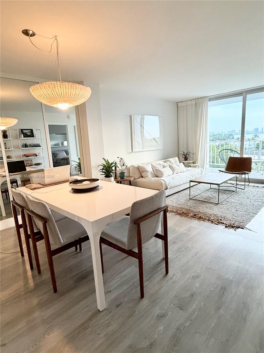 Miami Beach Condo: 6900 Bay Drive