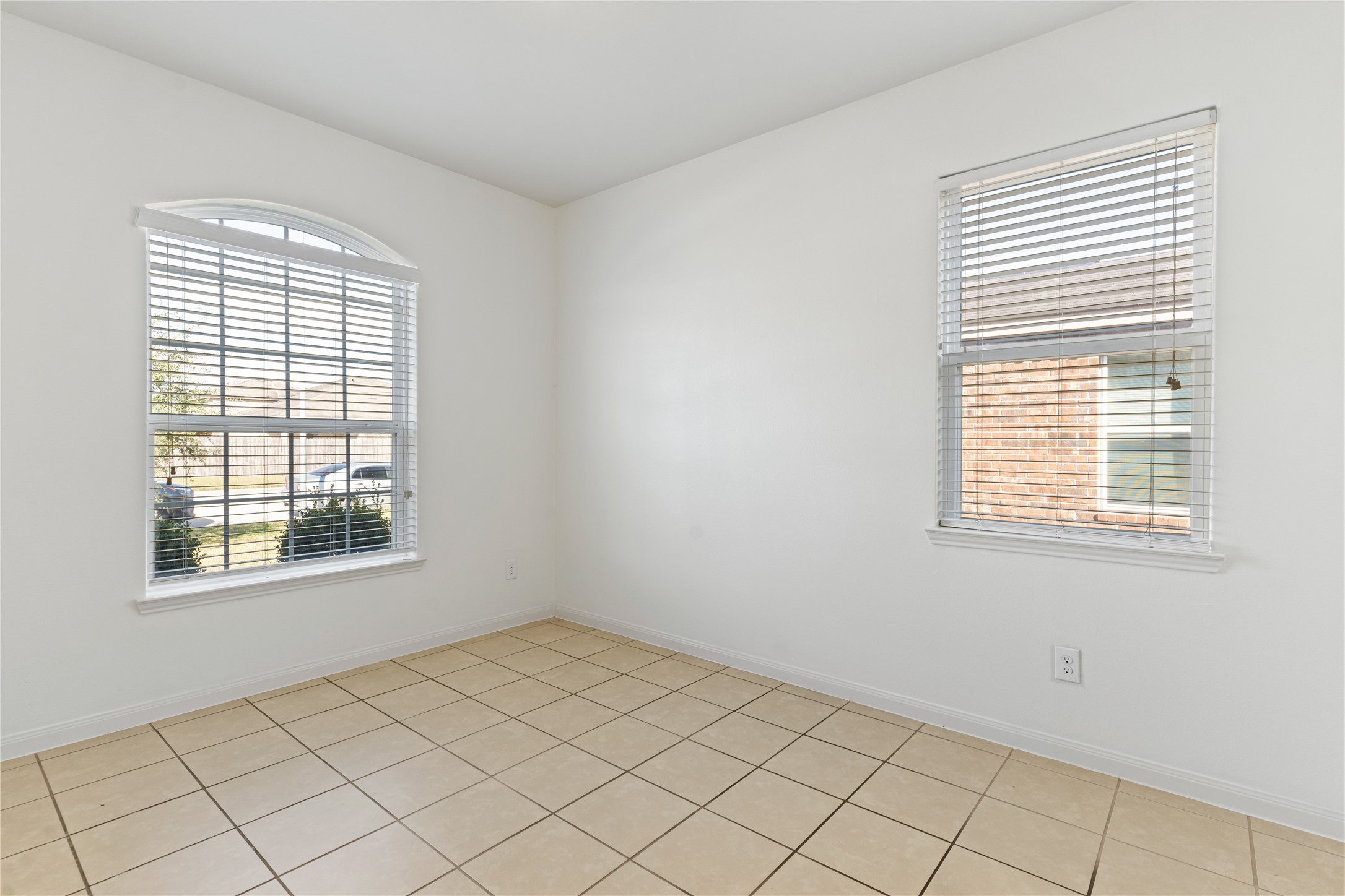 Humble Condo: 9106 Stagewood Drive