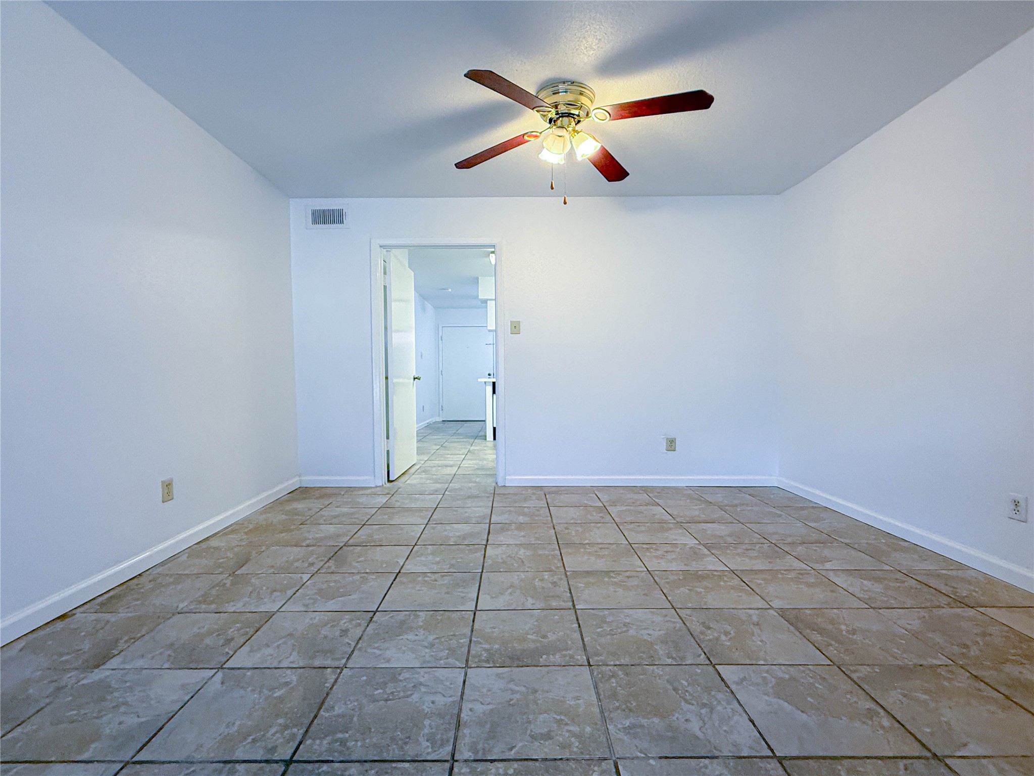 Houston Condo: 9201 Clarewood Drive