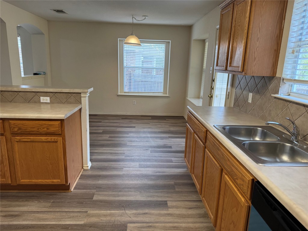 Round Rock Condo: 501 Grey Feather Court