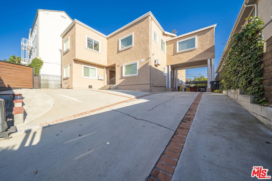 Los Angeles Condo: 136 North Rampart Boulevard