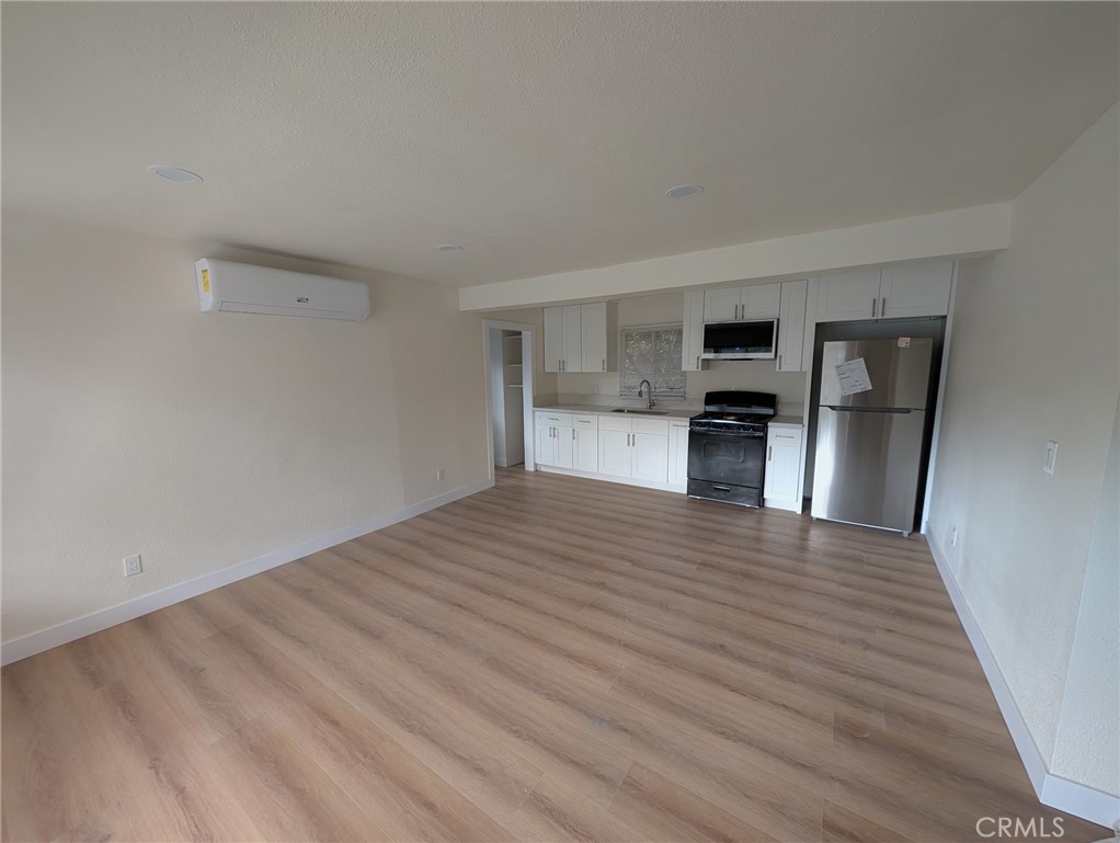 Los Angeles Condo: 825 Laveta Terrace