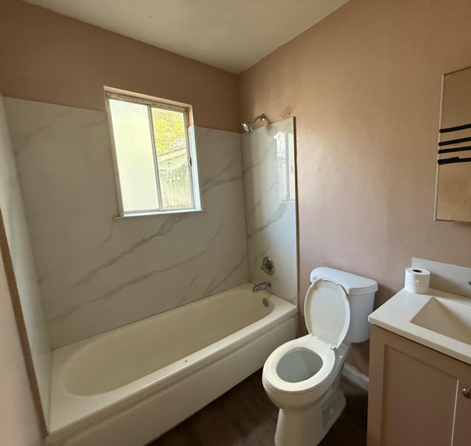 Sacramento Condo: 2321 Cambridge Street