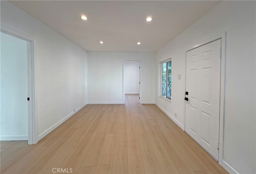 Los Angeles Condo: 800 Rosemont Avenue