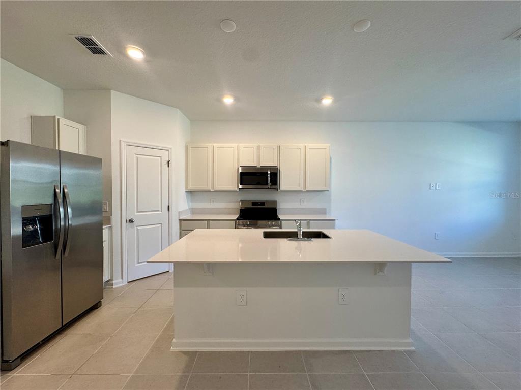 Davenport Condo: 2819 Maloof Drive