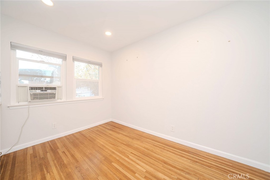 Los Angeles Condo: 5841 Bowcroft Street