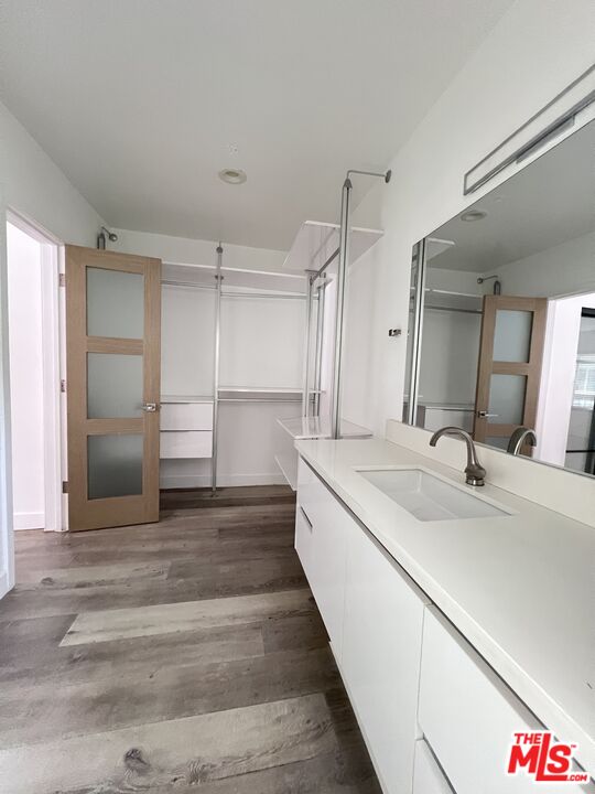 Los Angeles Condo: 1757 North Kingsley Drive