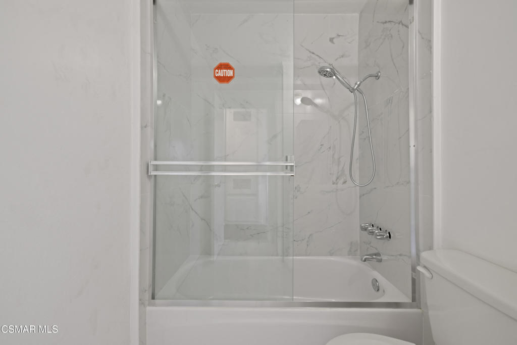 Los Angeles Condo: 1725 West Court Street