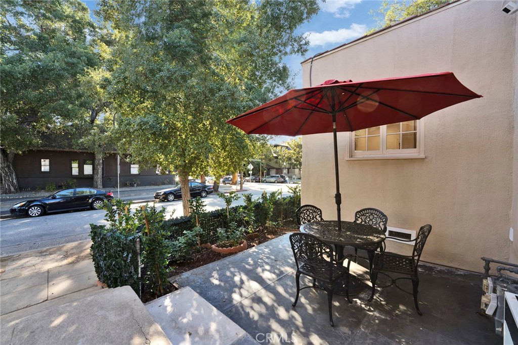 South Pasadena Condo: 1002 Hope Street