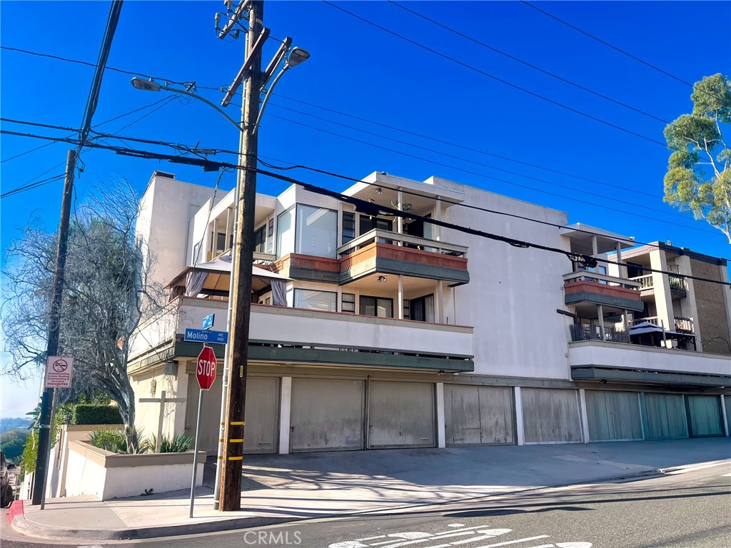 Signal Hill Condo: 2575 East 19th Street