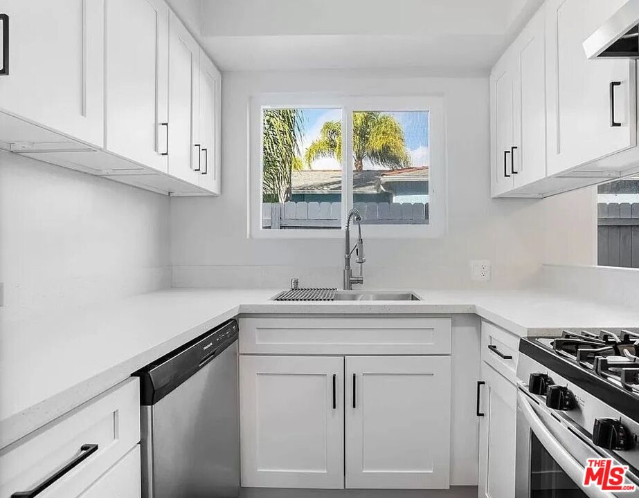 Santa Monica Condo: 1813 9th Street