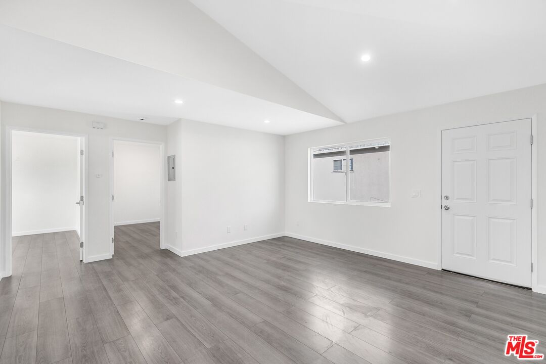 Los Angeles Condo: 3509 Kinney Street