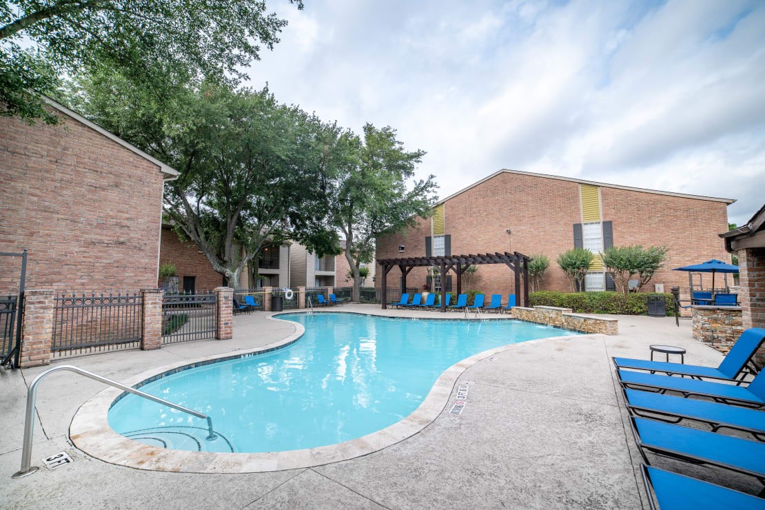 Houston Condo: 2800 South Dairy Ashford Road