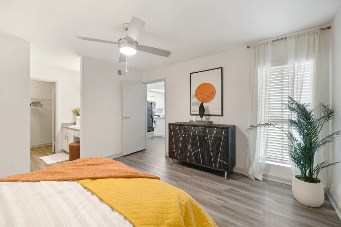 Houston Condo: 2800 South Dairy Ashford Road