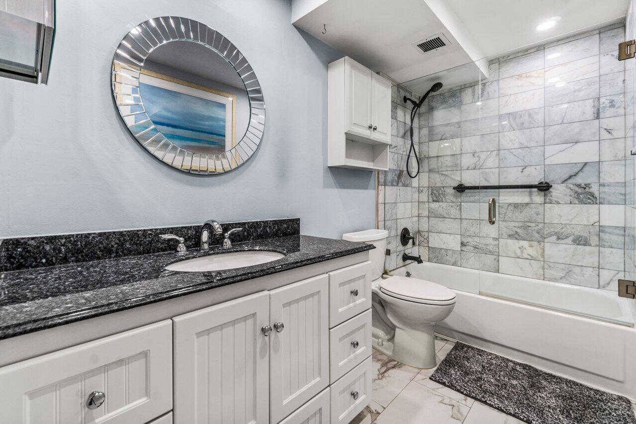 Boca Raton Condo: 14 Royal Palm Way