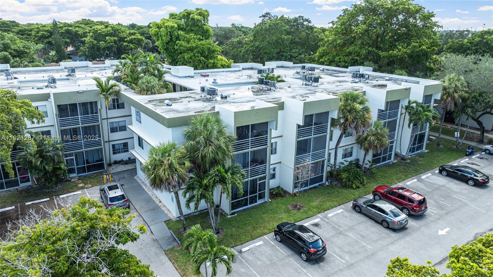 Sunrise Condo: 4215 North University Drive