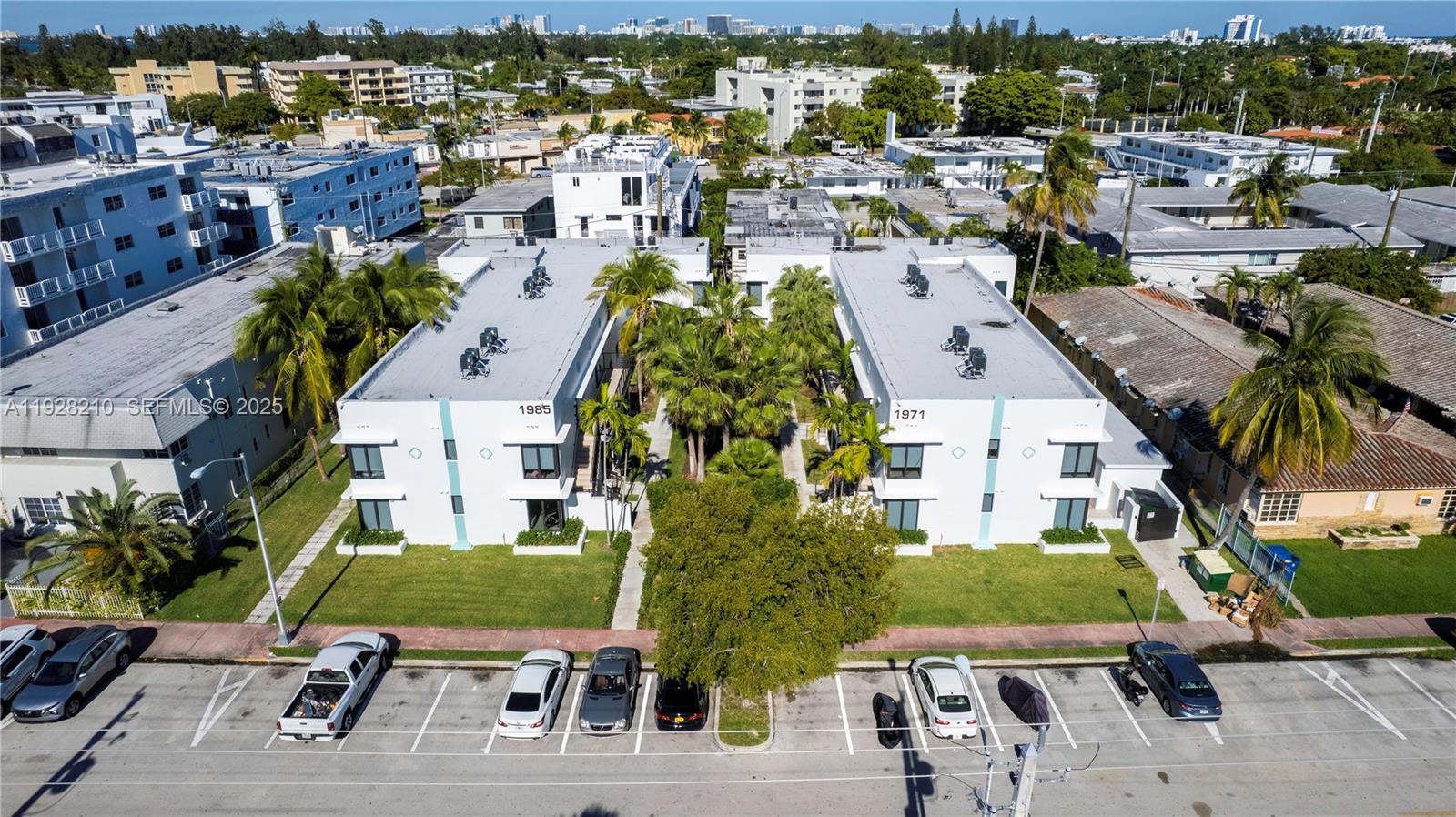 Miami Beach Condo: 1985 Bay Drive