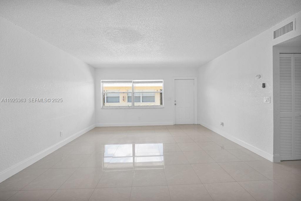 Pompano Beach Condo: 677 Kathy Court