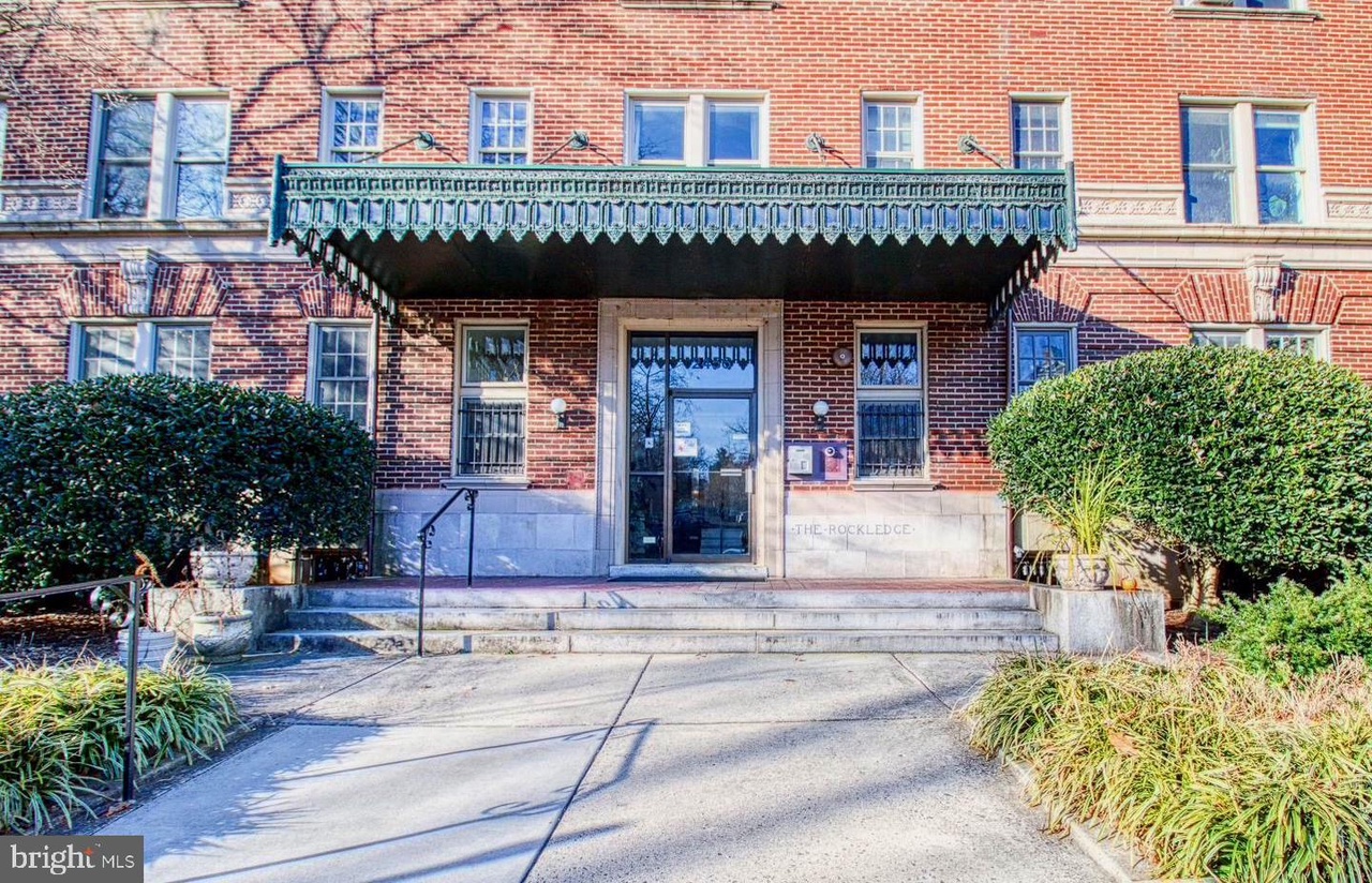 Washington Condo: 2456 20th St NW