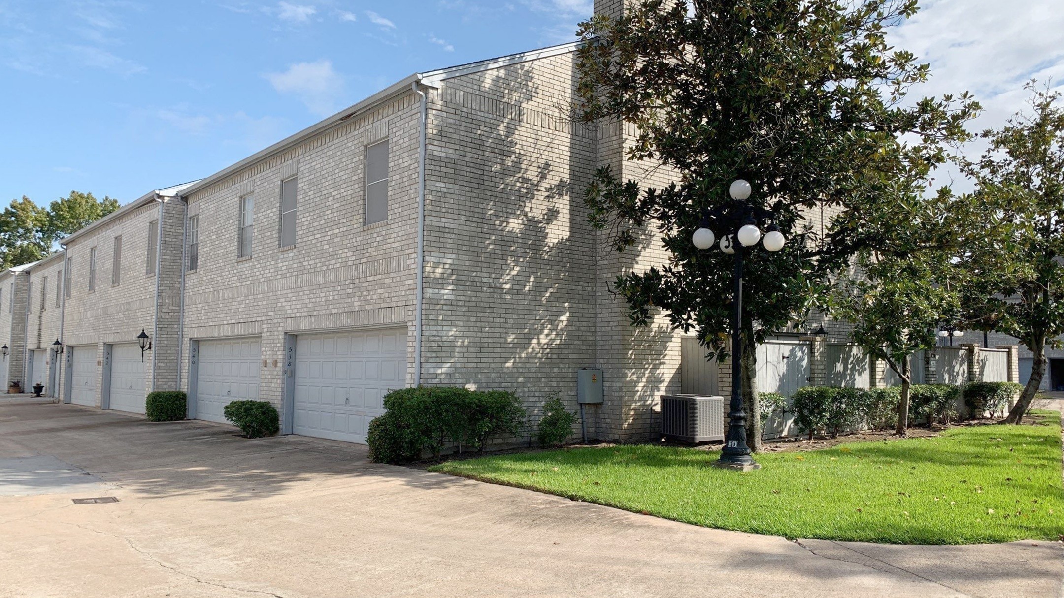 Houston Condo: 538 Wilcrest Drive