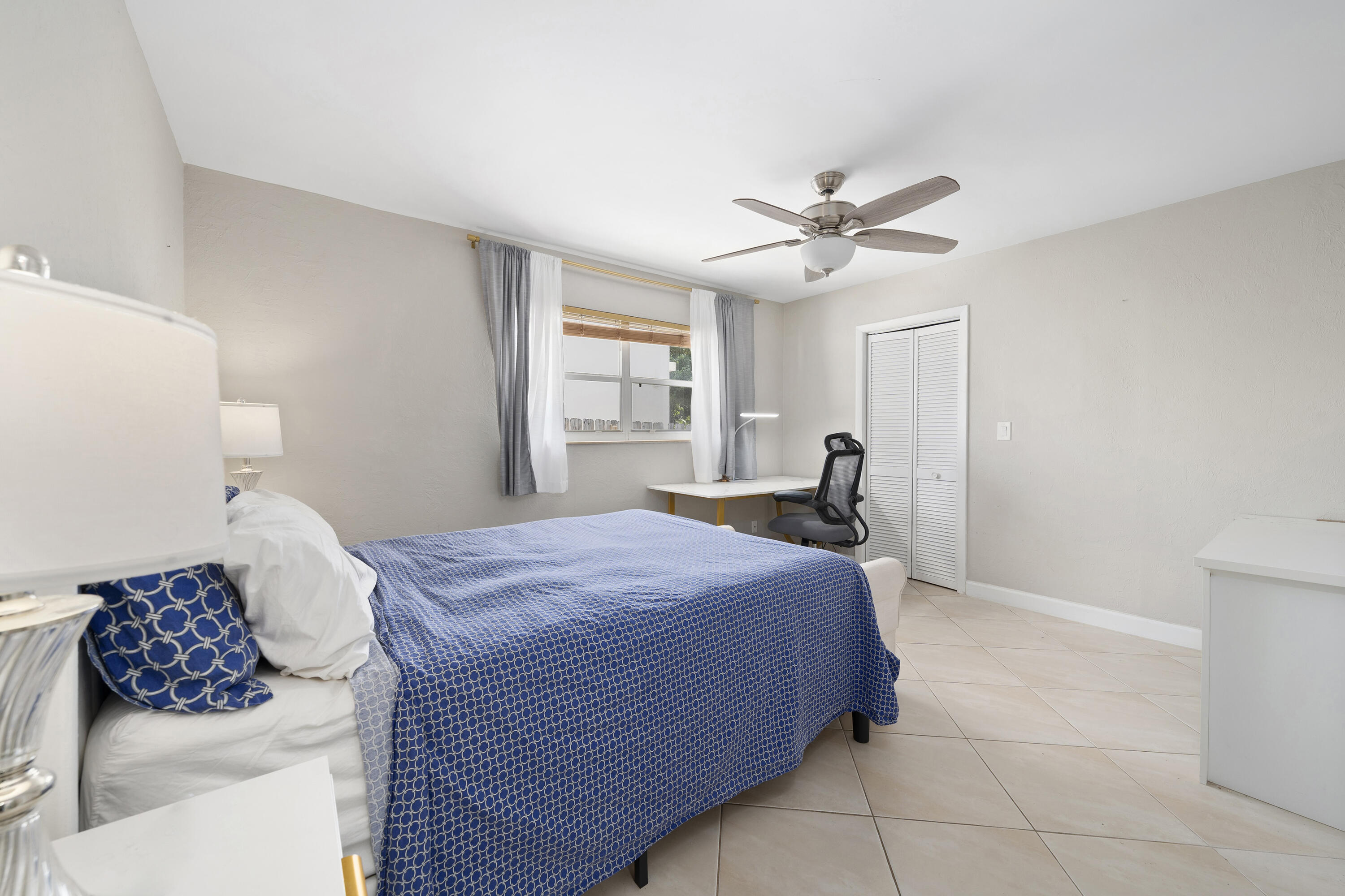 Boca Raton Condo: 250 Northwest 11th Street