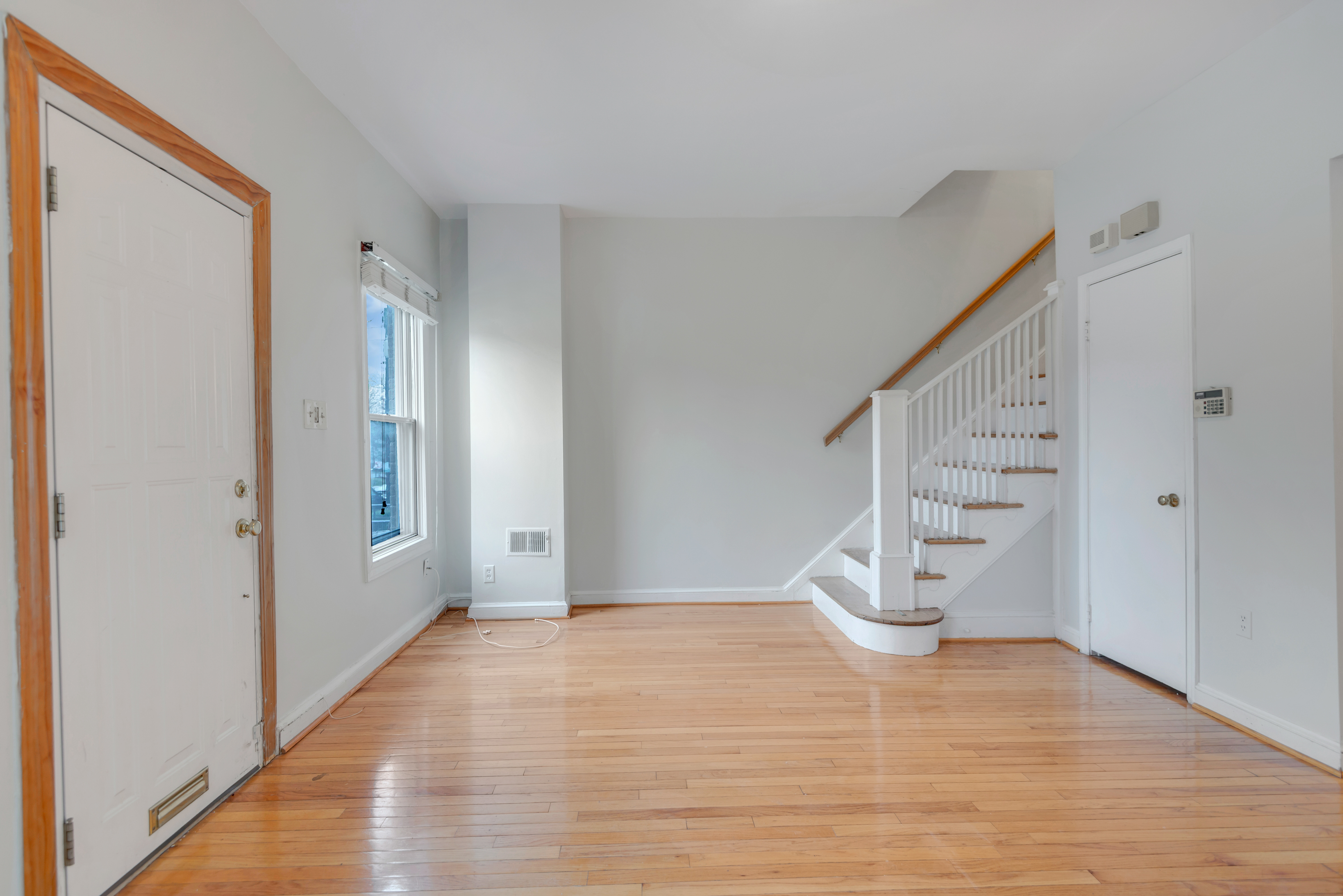 Washington House: 2730 10th St NE