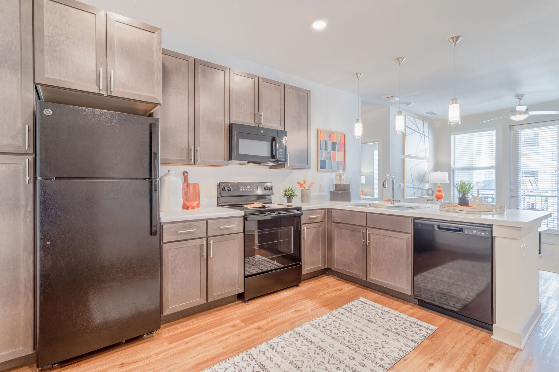 Houston Condo: 13939 Hillcroft Avenue