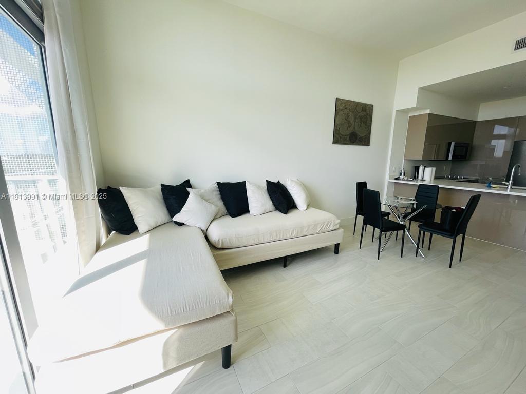 Sunrise Condo: 2000 Metropica Way