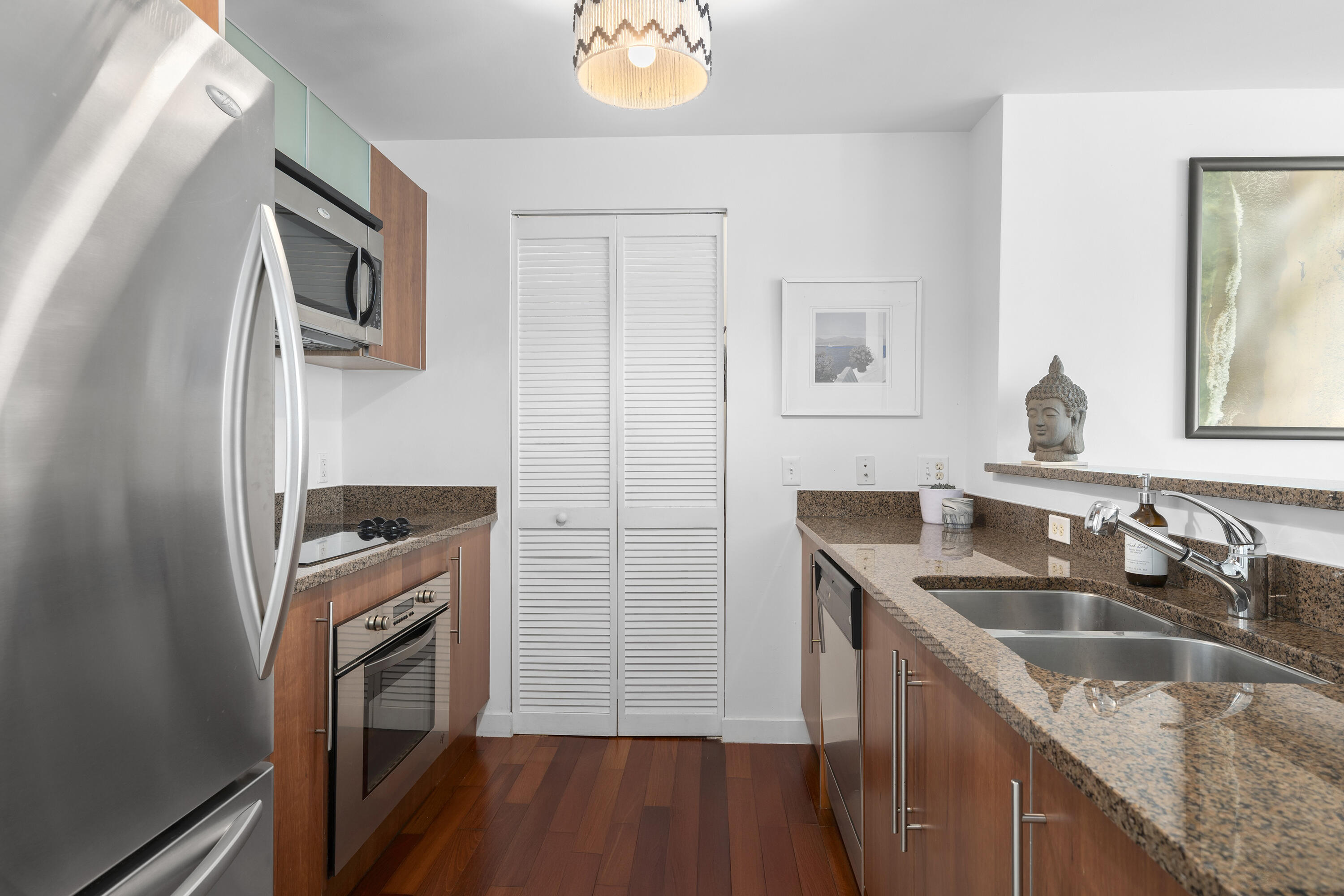 Miami Condo: 300 South Biscayne Boulevard