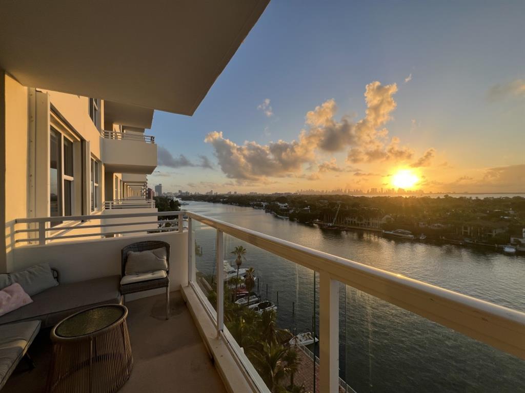 Miami Beach Condo: 5600 Collins Avenue