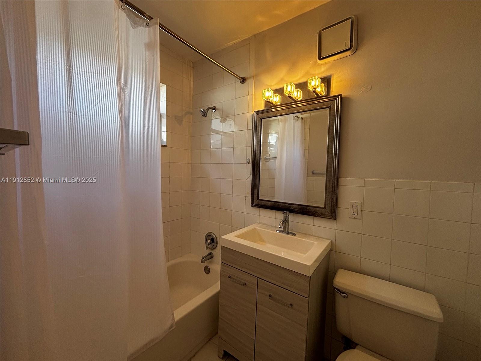 Miami Condo: 2982 Southwest 25th Street