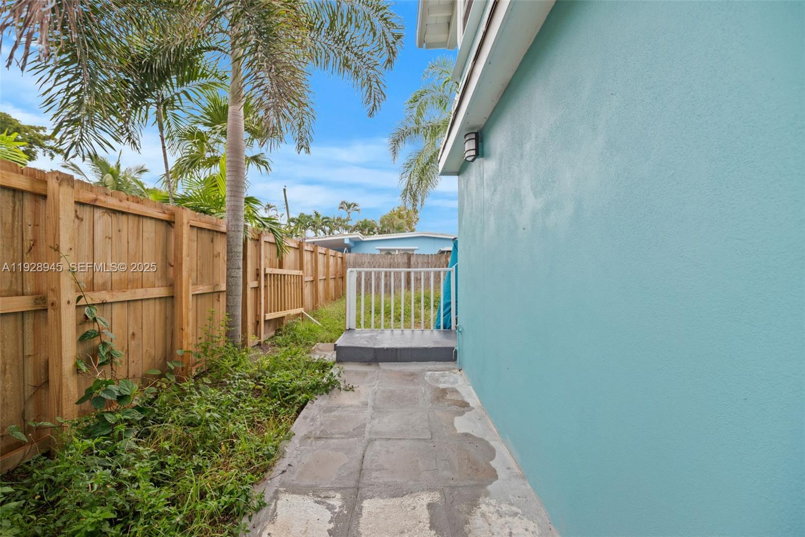 Oakland Park Condo: 766 Northwest 42nd Street
