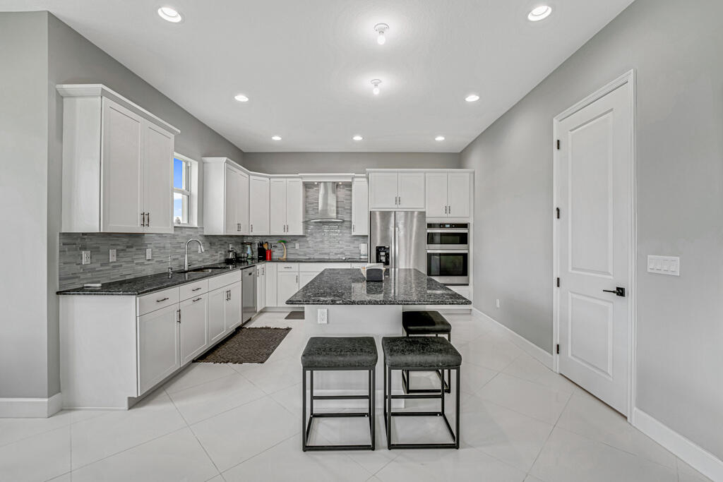 Westlake Condo: 5482 Macoon Way