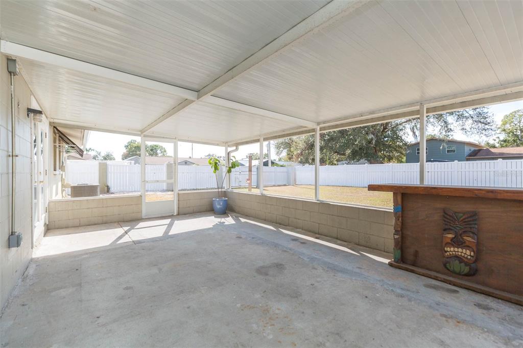 Tampa Condo: 6710 Mornay Circle