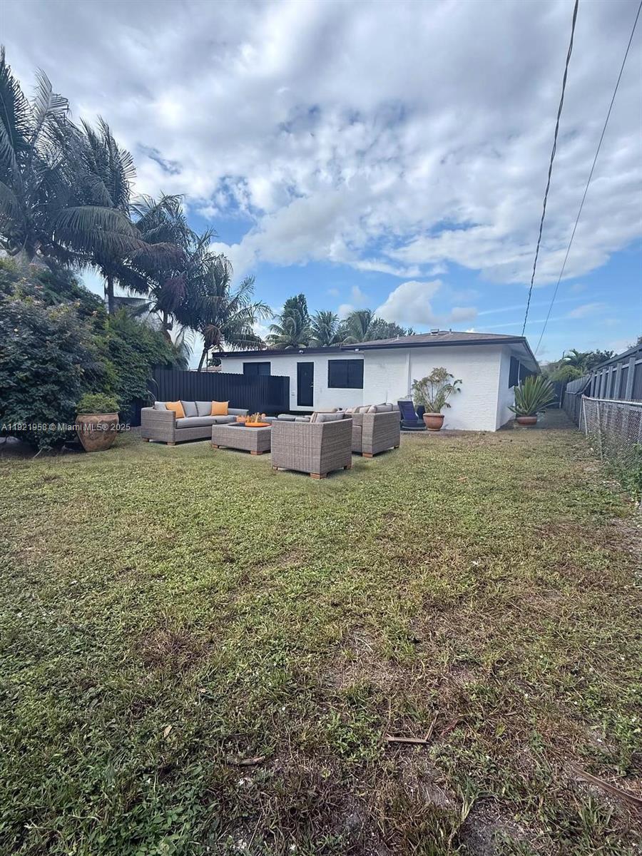 West Park Condo: 4240 Southwest 27th Street