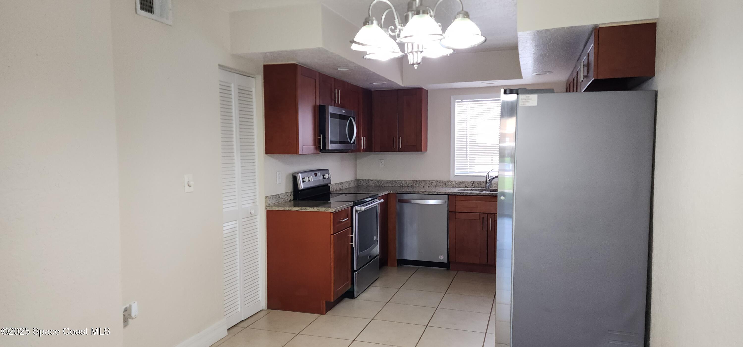 Melbourne Condo: 104 Preston Lane