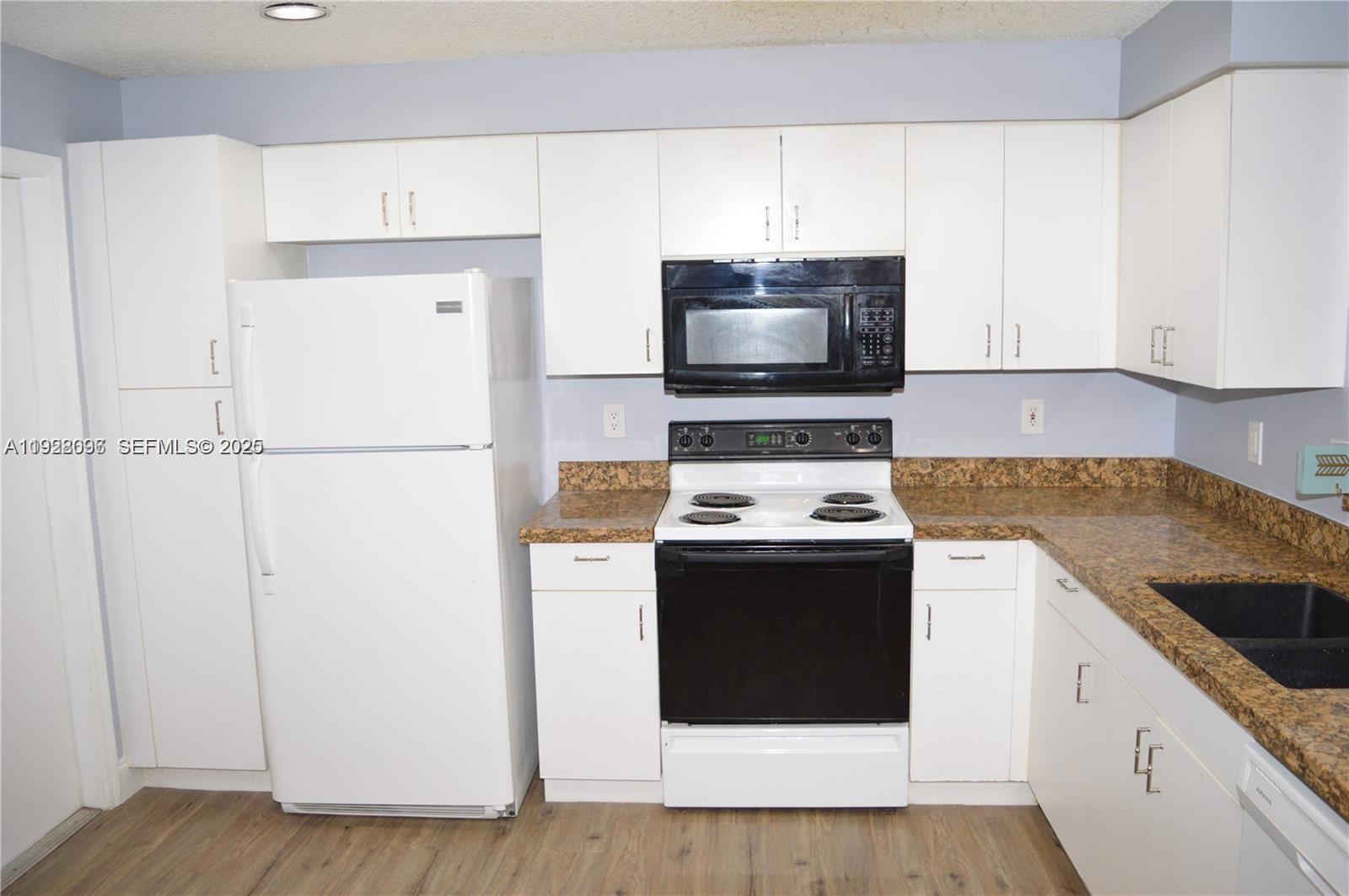 Weston Condo: 1497 Veracruz Lane