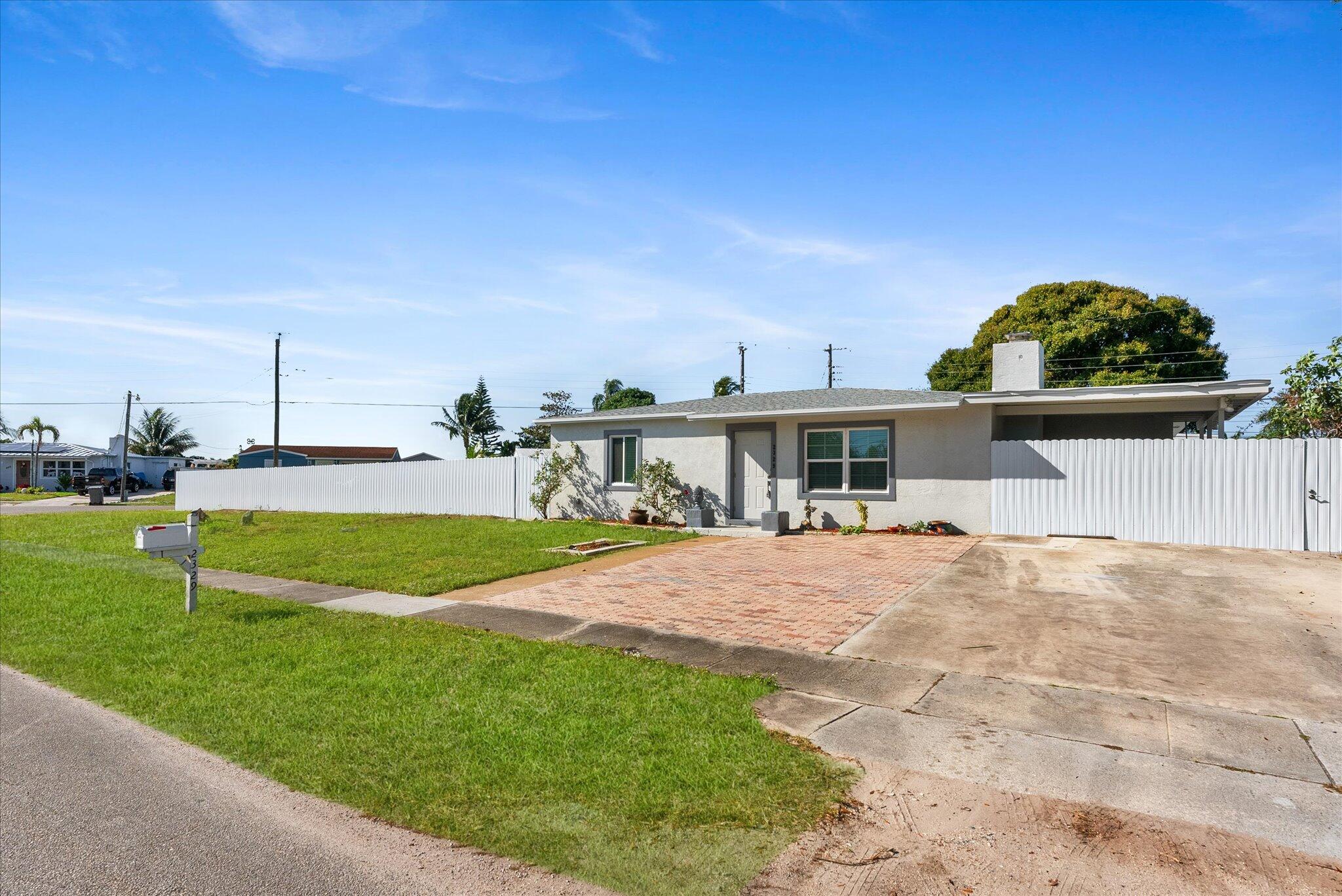 West Palm Beach Condo: 2329 West Drive