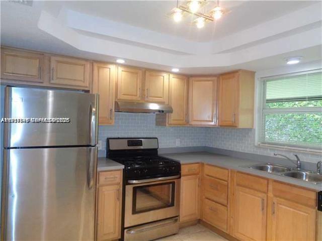 Sunrise Condo: 11511 Northwest 33rd Street