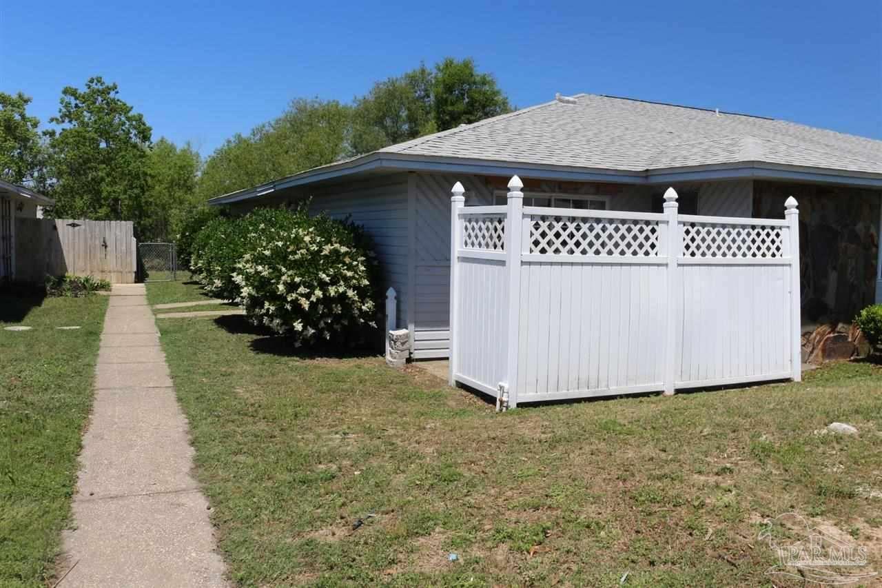 Gulf Breeze Condo: 3352 Green Briar Circle