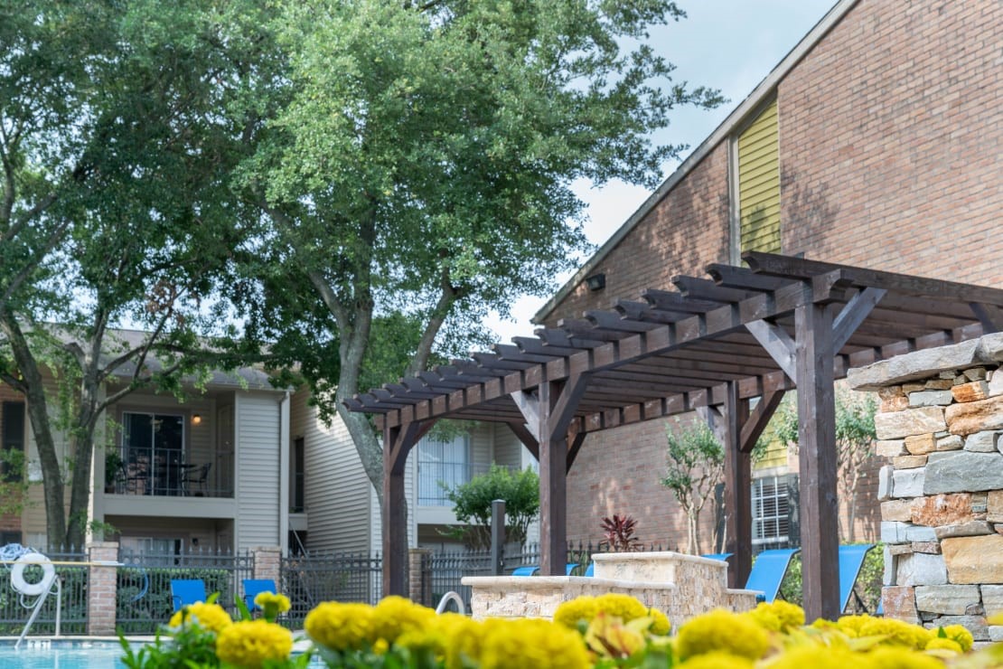 Houston Condo: 2800 South Dairy Ashford Road