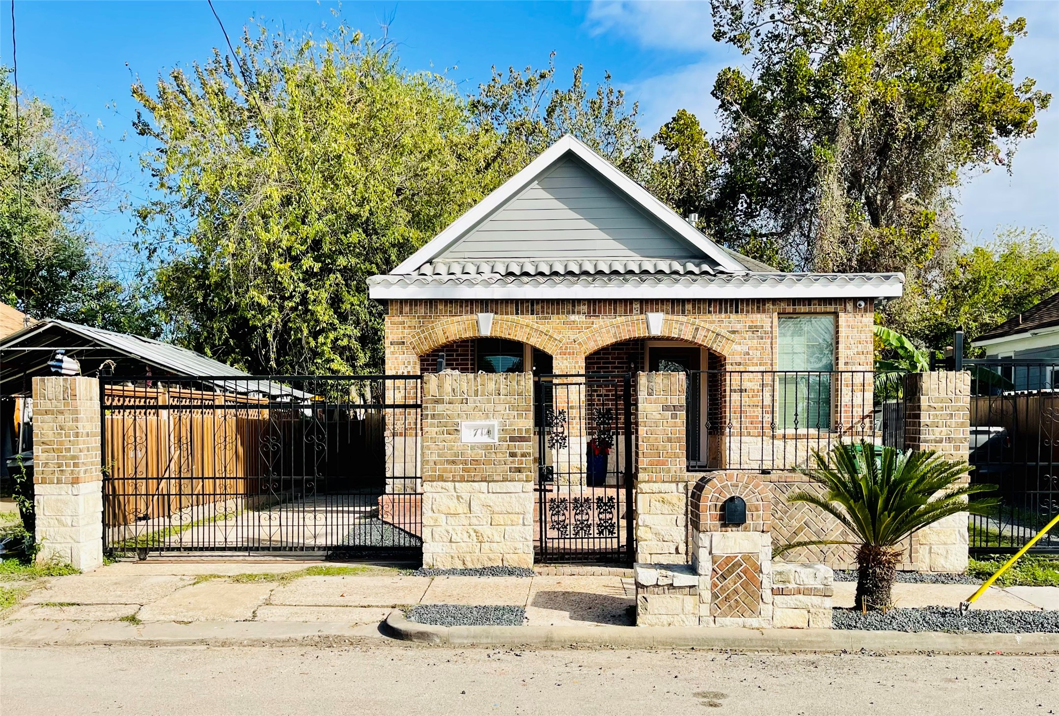 Houston Condo: 1714 Mary Street