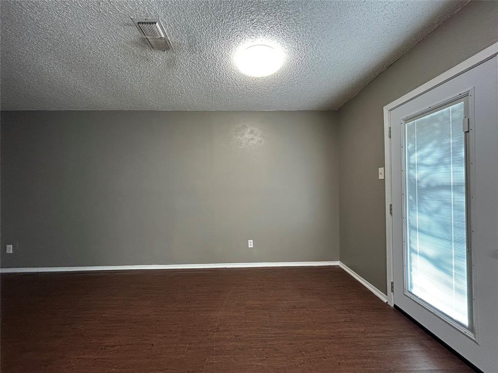 Saginaw Condo: 625 Edwards Drive