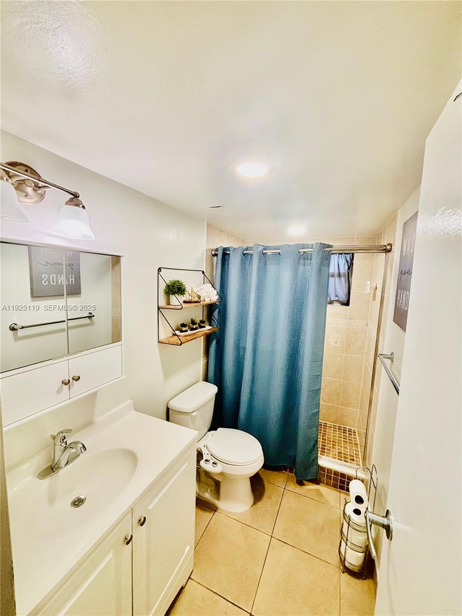 Tamarac Condo: 8350 Sands Point Boulevard