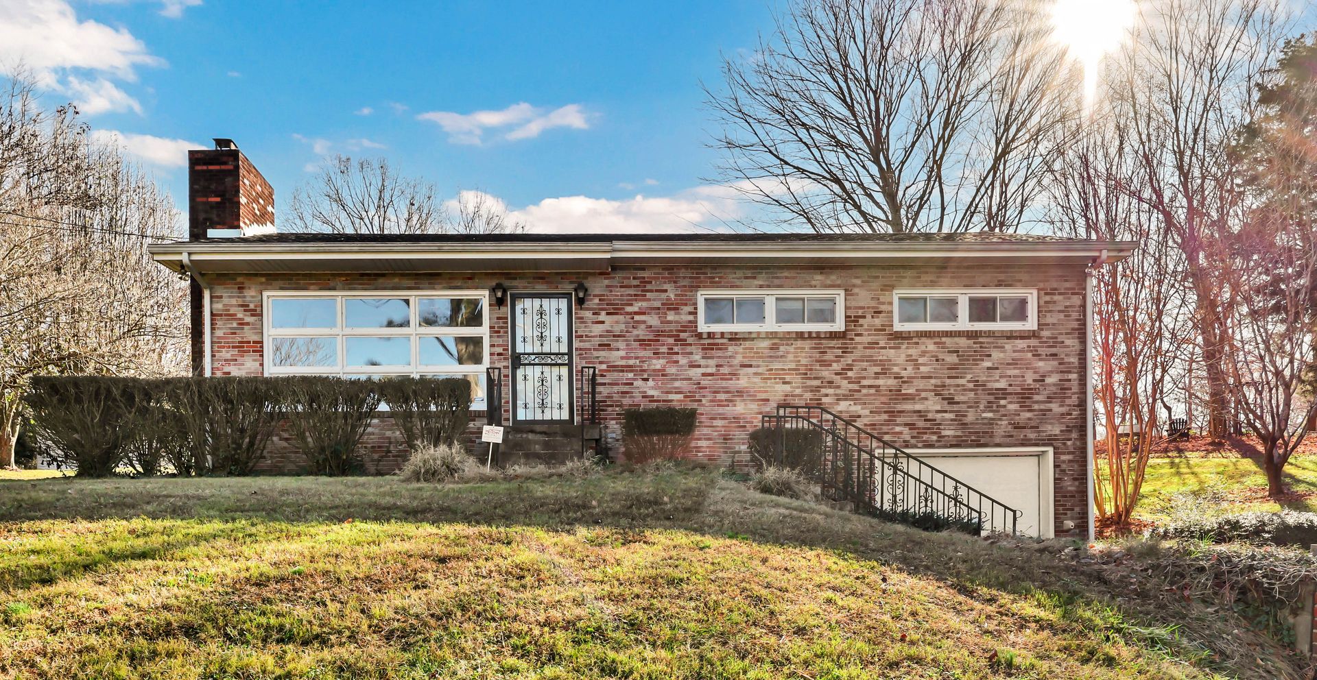Clarksville House: 780 Rossview Rd