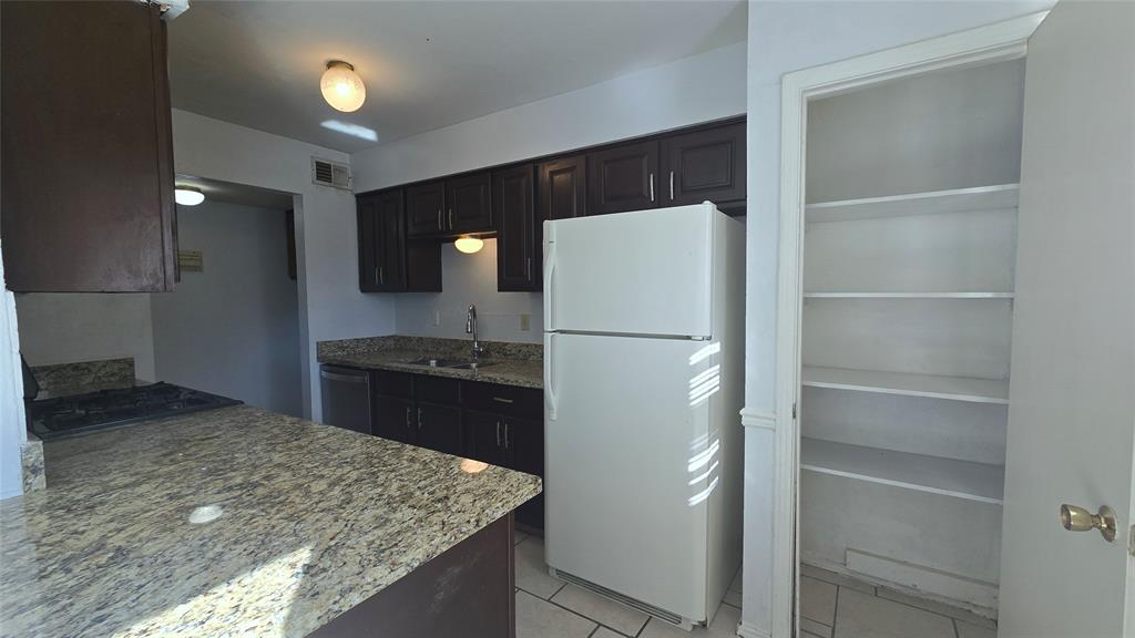 Richardson Condo: 620 Royal Crest Drive