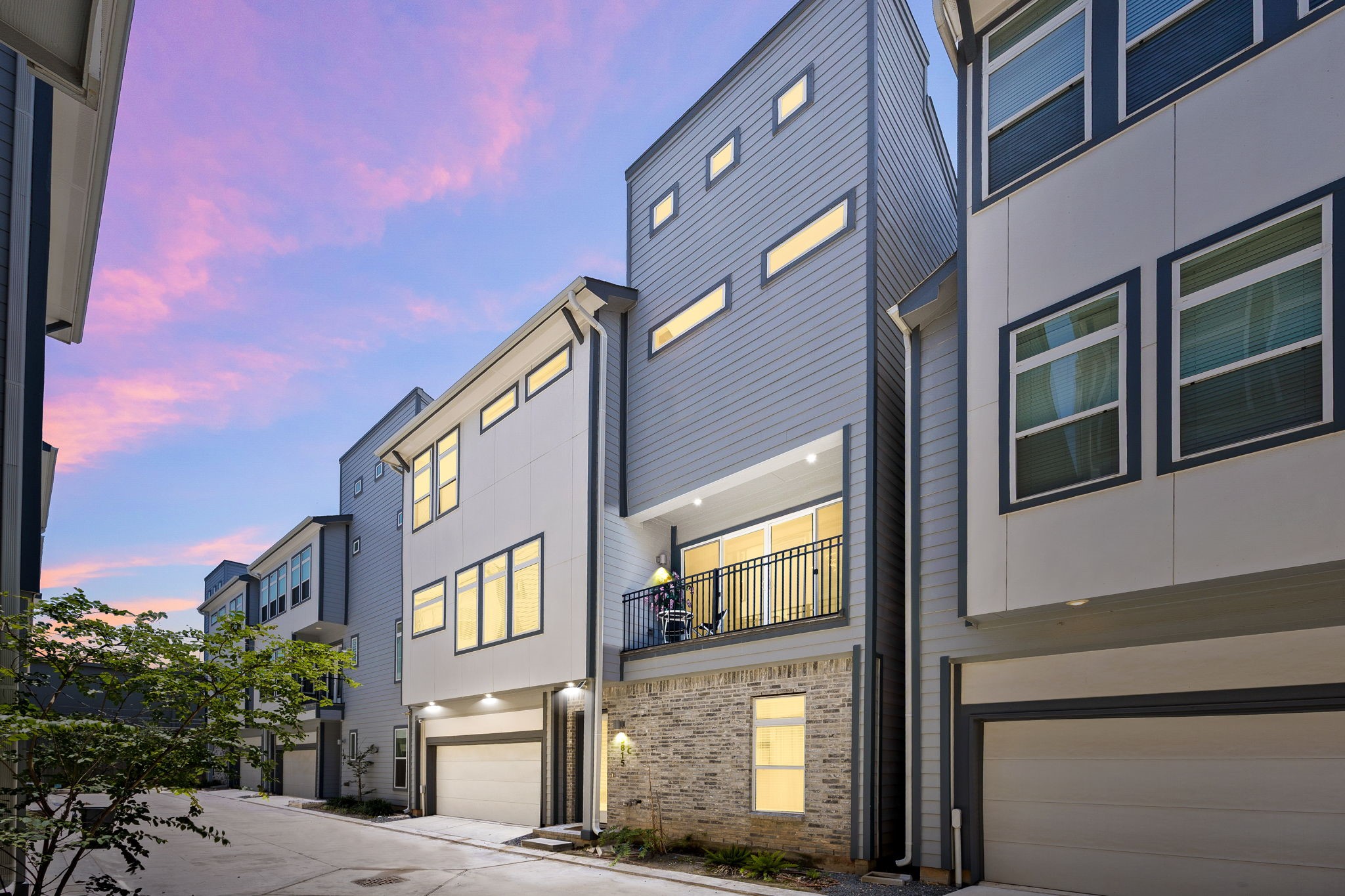 Houston Condo: 5815 Fairdale Lane