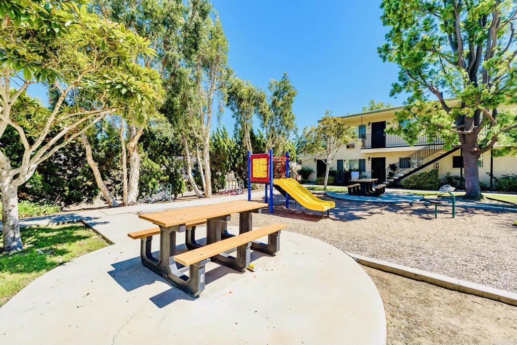 El Cajon Condo: 391 Emerald Avenue